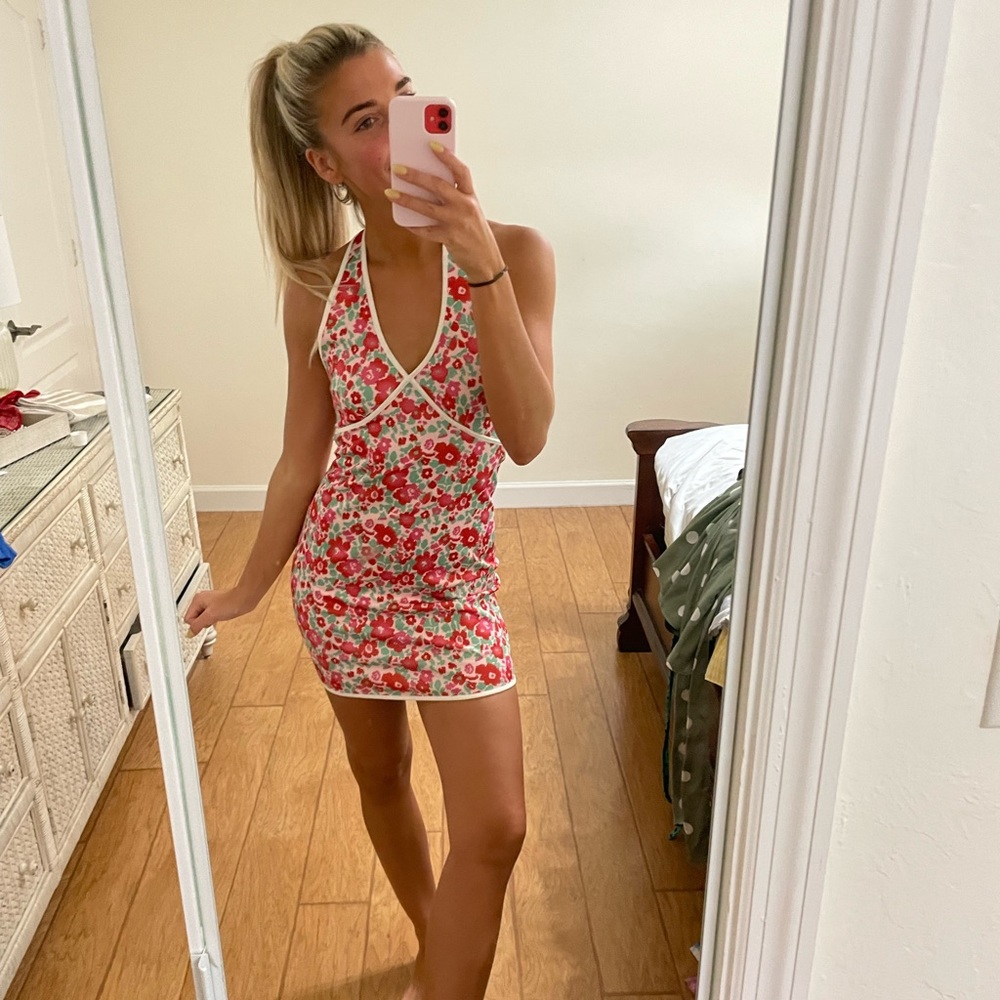 Cute floral mini dress NEVER BEEN WORN OUT